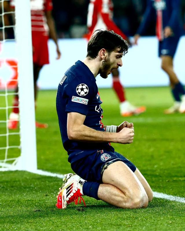 大巴黎备战欧冠淘汰赛,球员士气高昂 大巴黎备战欧冠淘汰赛,球员士气高昂