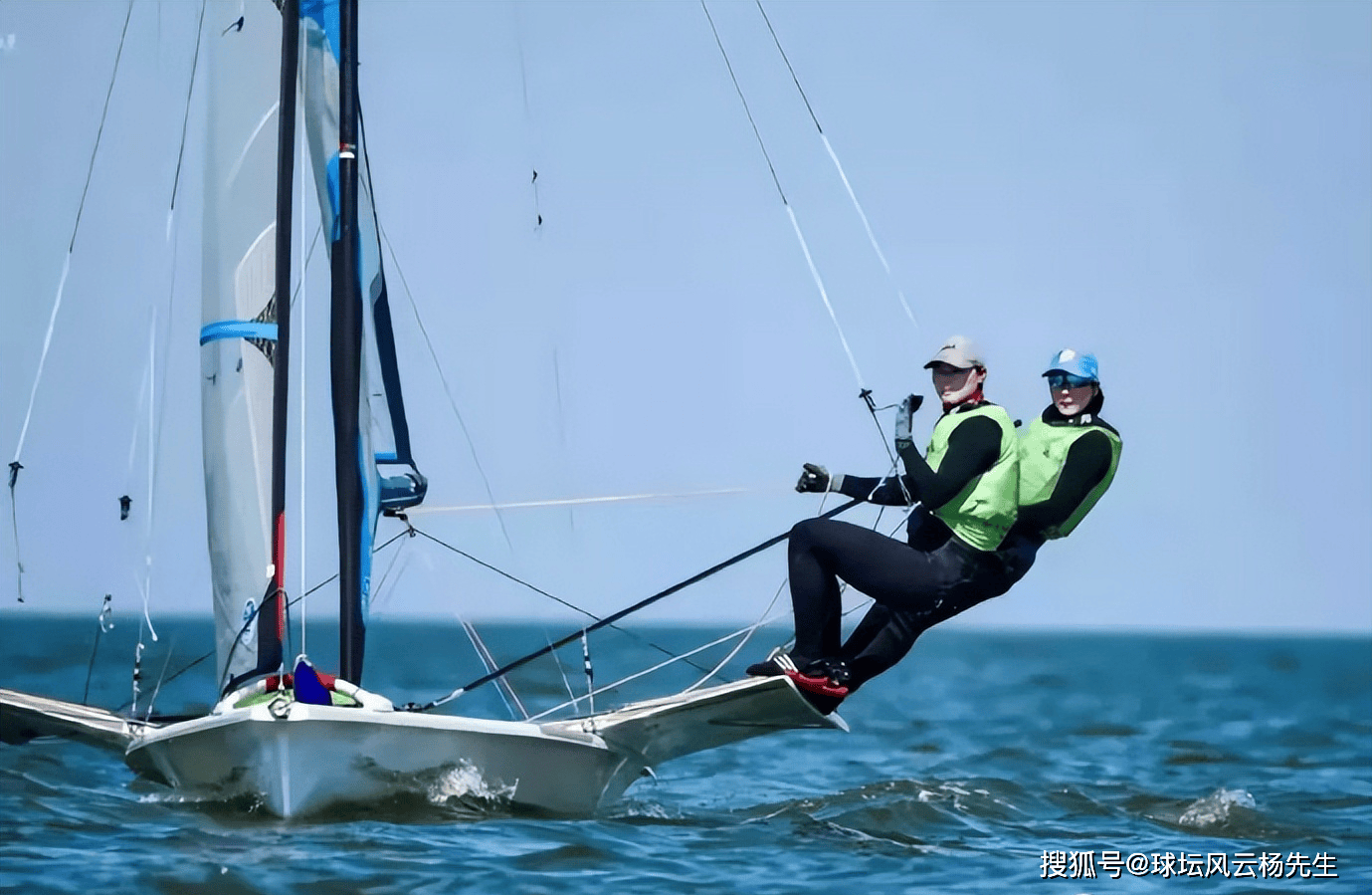 新西兰帆船队风头正劲，勇夺胜利