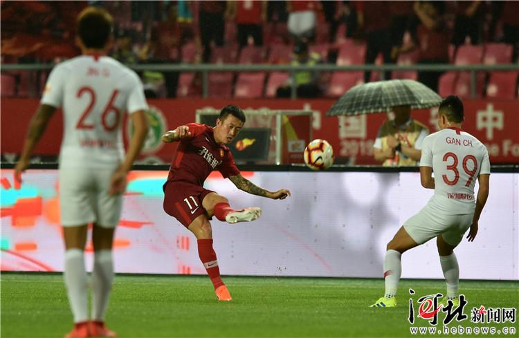 九游体育在线登录-包含河北华夏幸福主场击败深圳佳兆业，实现保级目标的词条