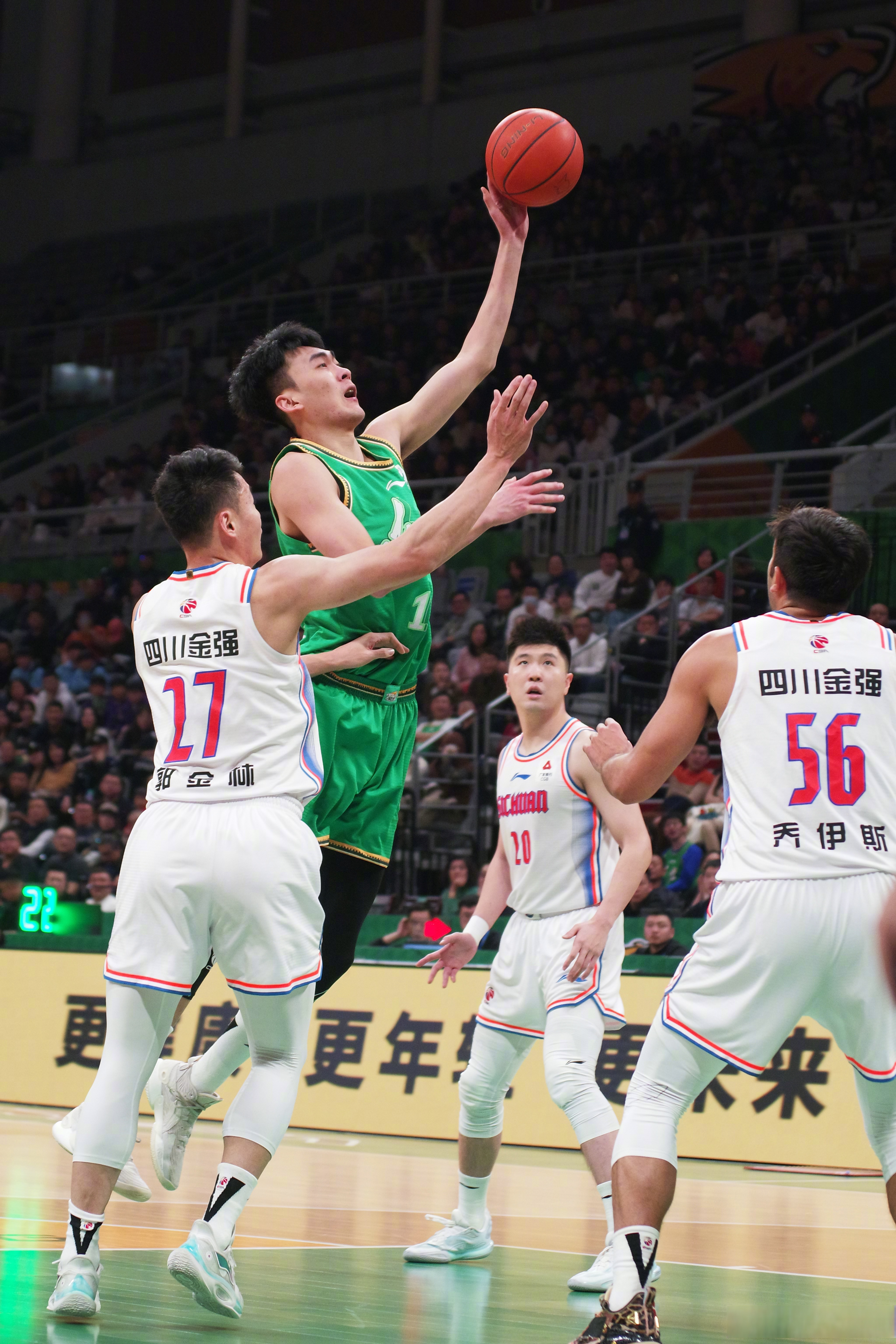 关于辽宁球队天津权健激斗，夺得胜利的信息