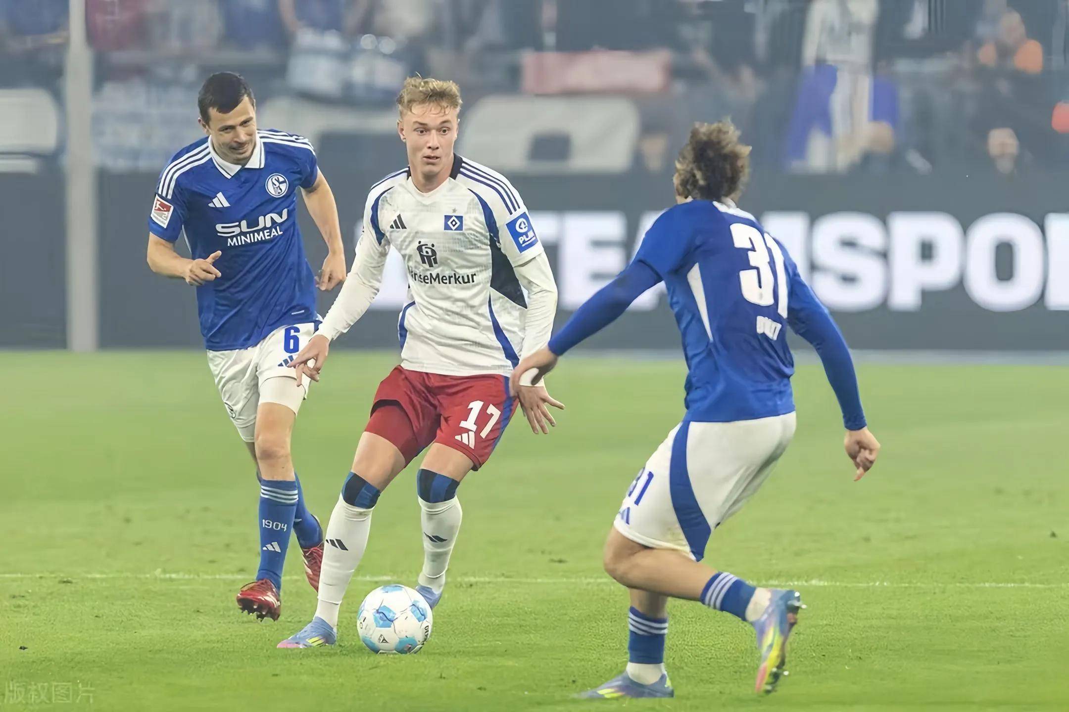 汉堡队主场失利,陷入保级漩涡的简单介绍 汉堡队主场失利,陷入保级漩涡的简单介绍