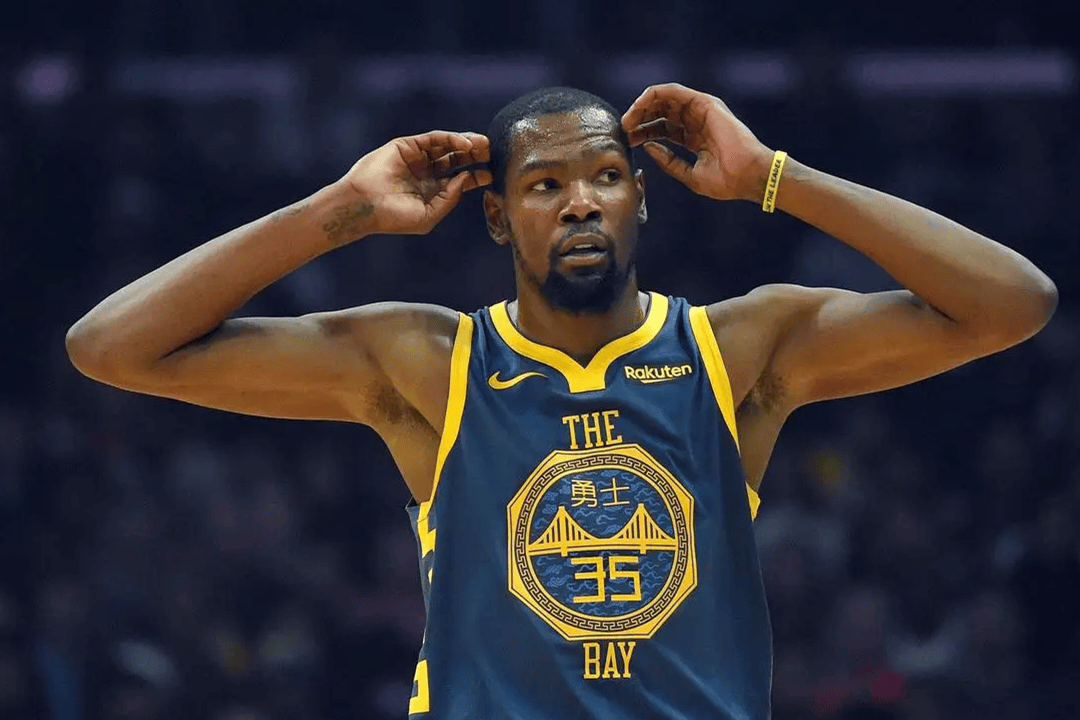 勇士横扫雷霆,凯文杜兰特独揽胜利 勇士横扫雷霆,凯文杜兰特独揽胜利