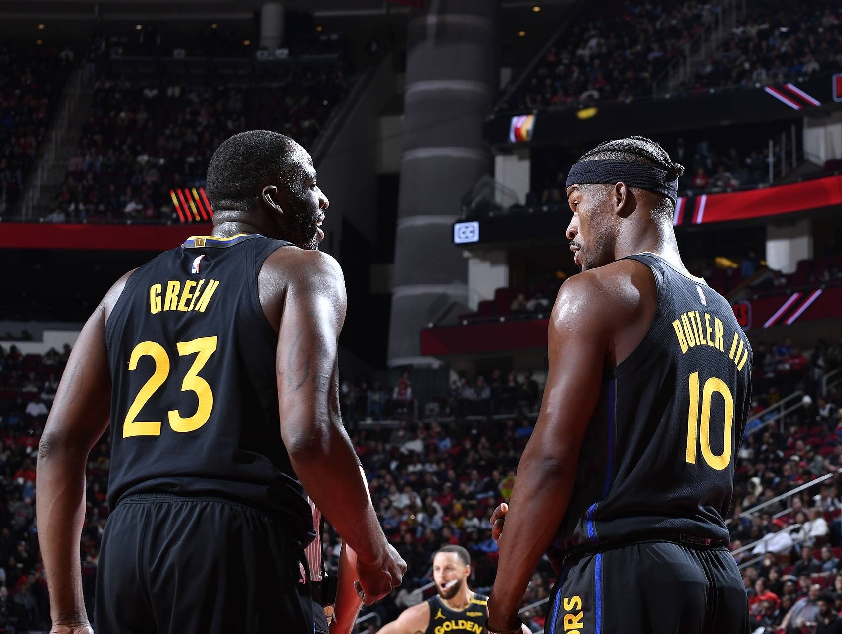 勇士惊险逆转独行侠,扭转战局 勇士惊险逆转独行侠,扭转战局