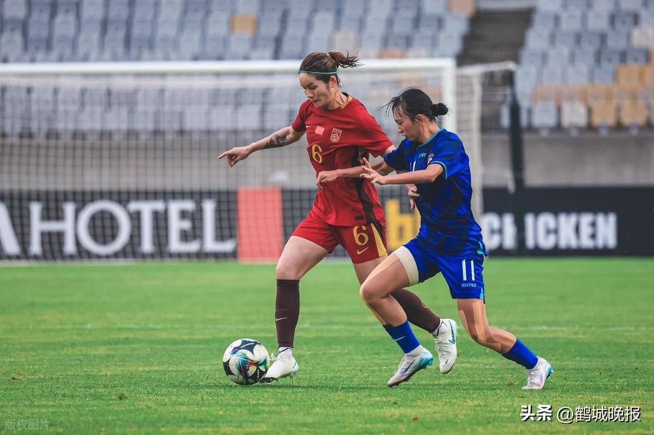 关于体育盛事：女足比赛选手精湛技艺展现的信息