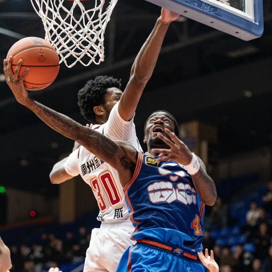 浙江男篮在主场比赛中稳操胜券,取得胜利的简单介绍 浙江男篮在主场比赛中稳操胜券,取得胜利的简单介绍