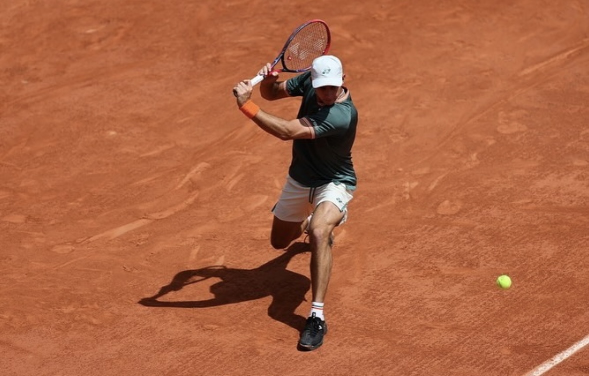 九游体育app-比利时球员稳扎稳打，呈现出高水准的球技