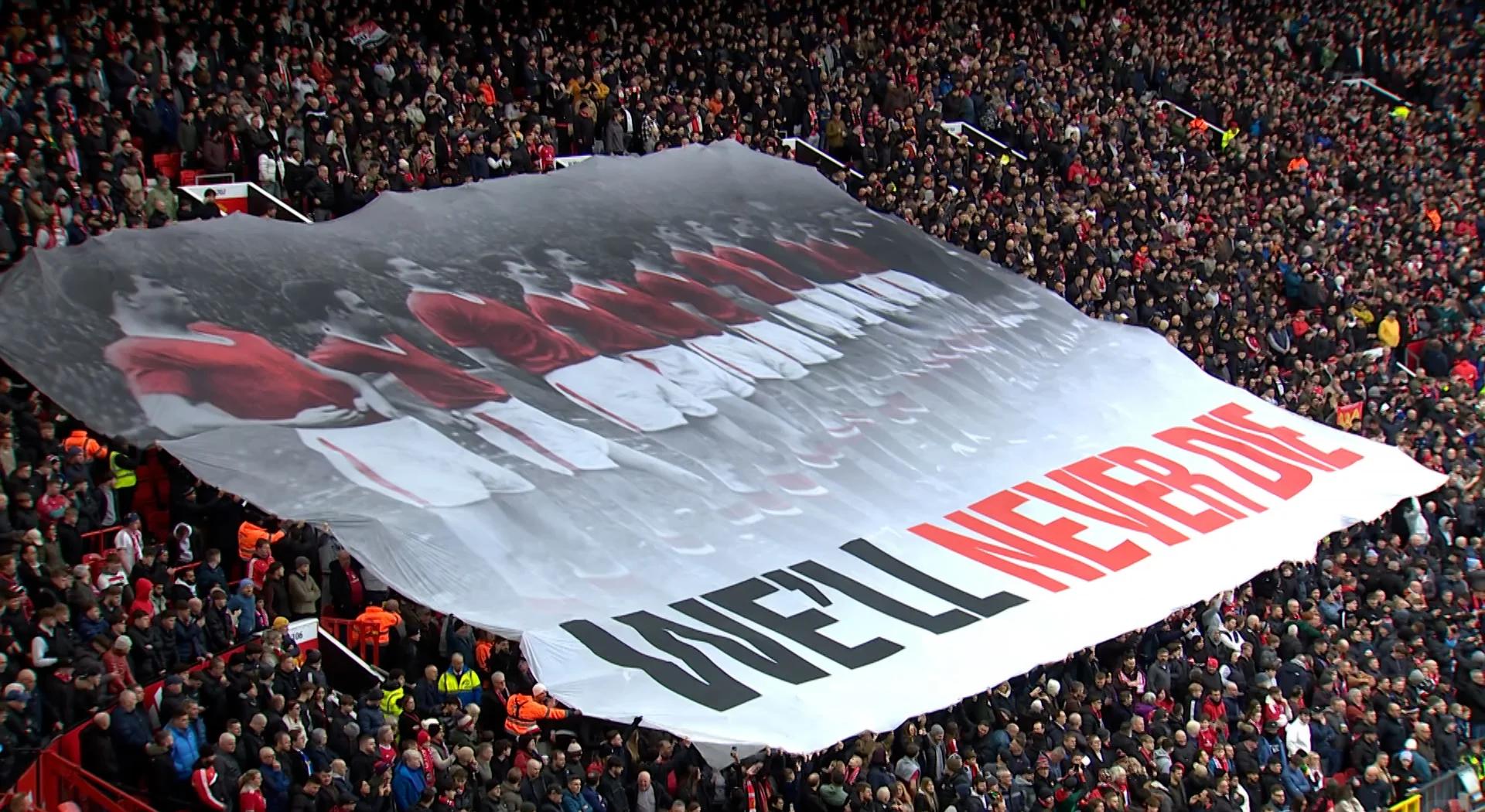 包含曼联主场遭逢痛击,吞下败绩的词条 包含曼联主场遭逢痛击,吞下败绩的词条