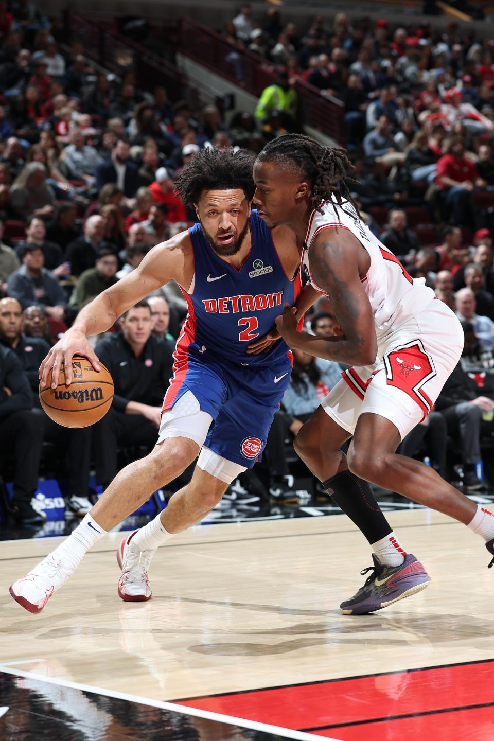 九游体育官网入口-活塞客场击败公牛，晋级东部决赛的简单介绍